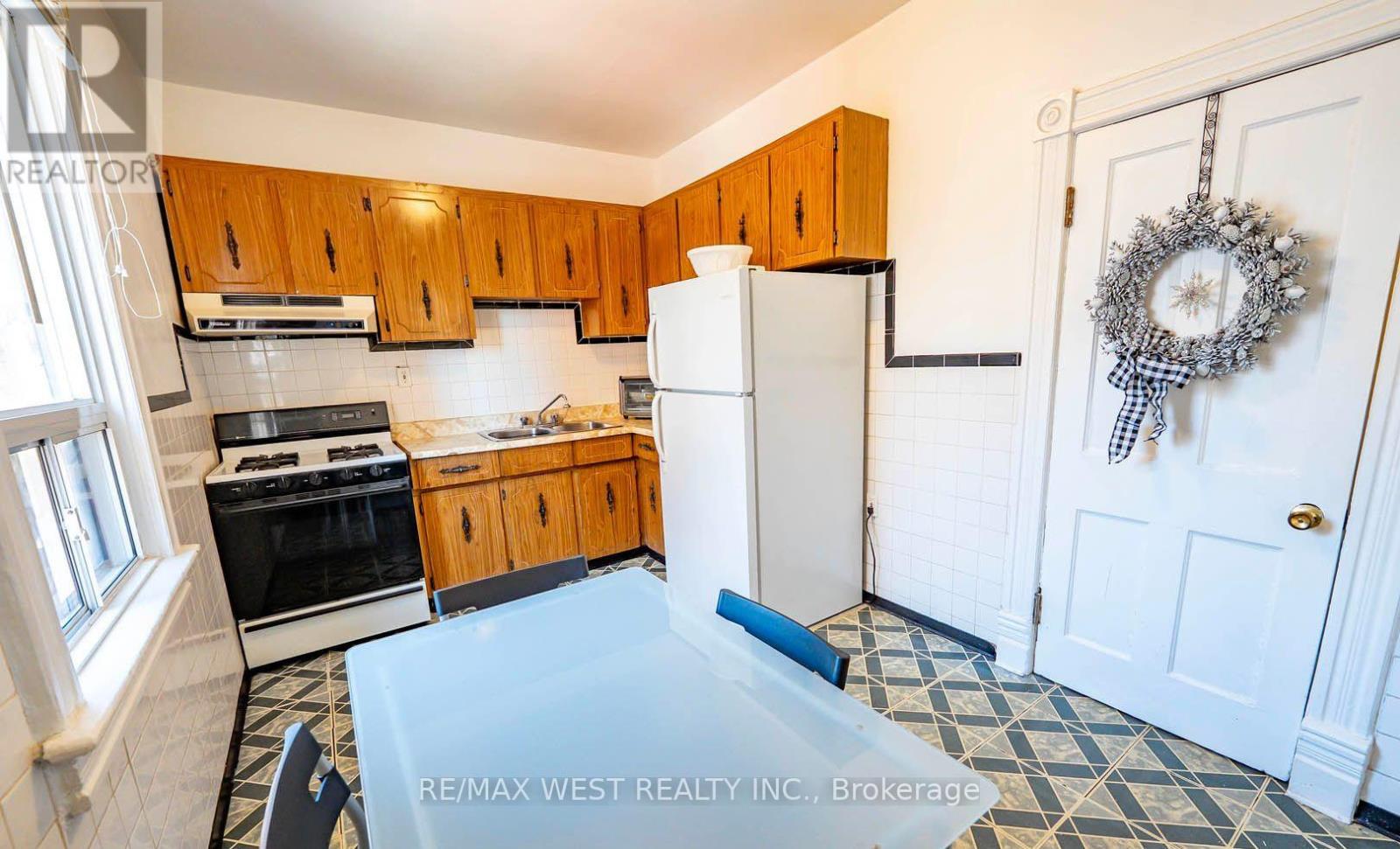 217 Gladstone Avenue Property Photo 20