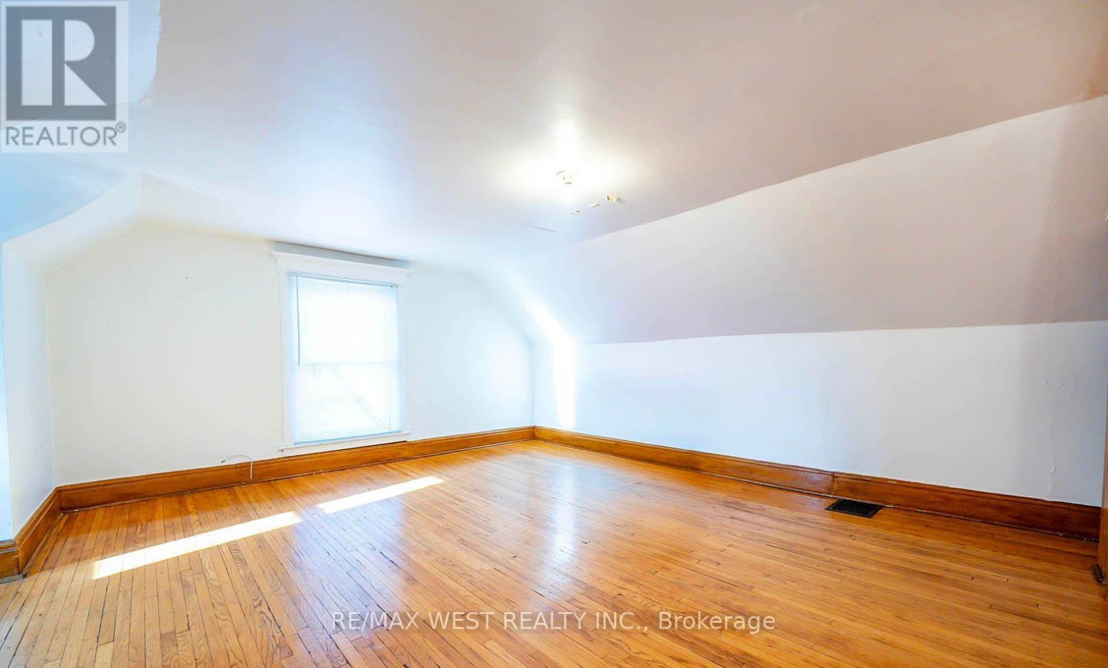 217 Gladstone Avenue Property Photo 26
