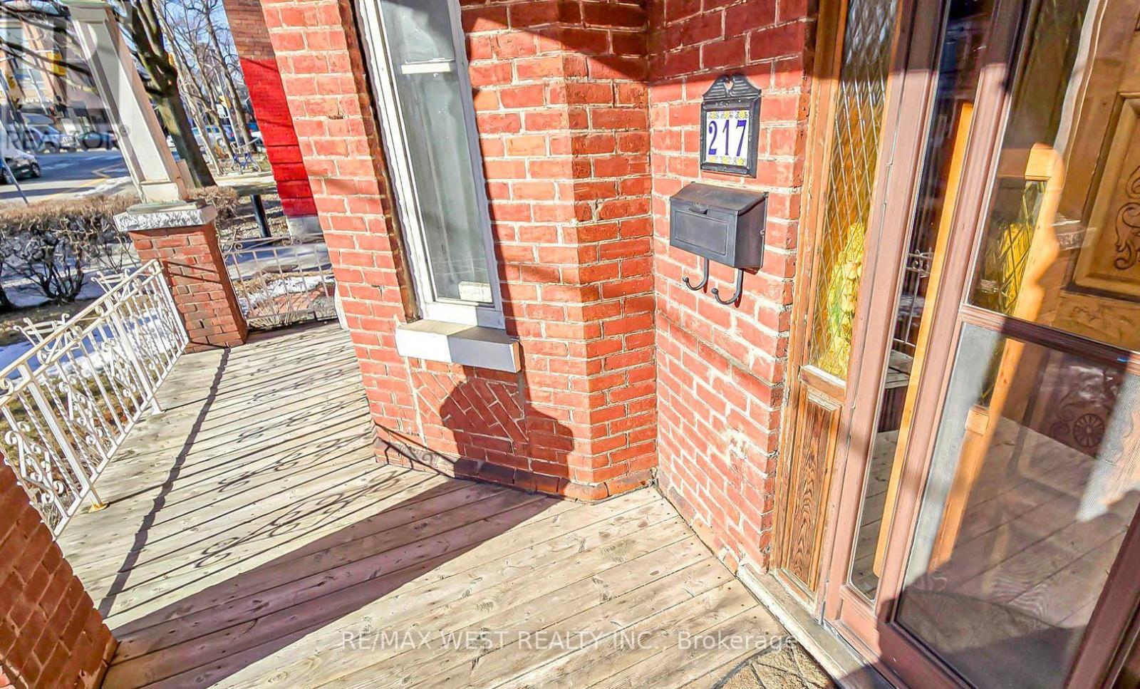 217 Gladstone Avenue Property Photo 31