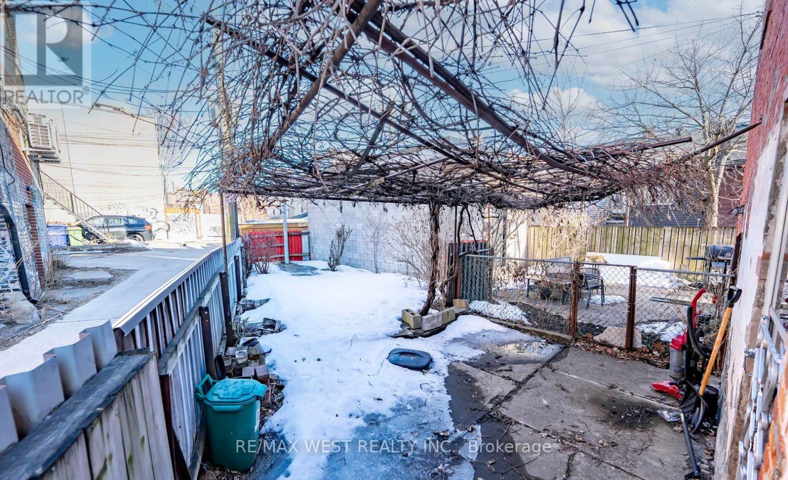 217 Gladstone Avenue Property Photo 36