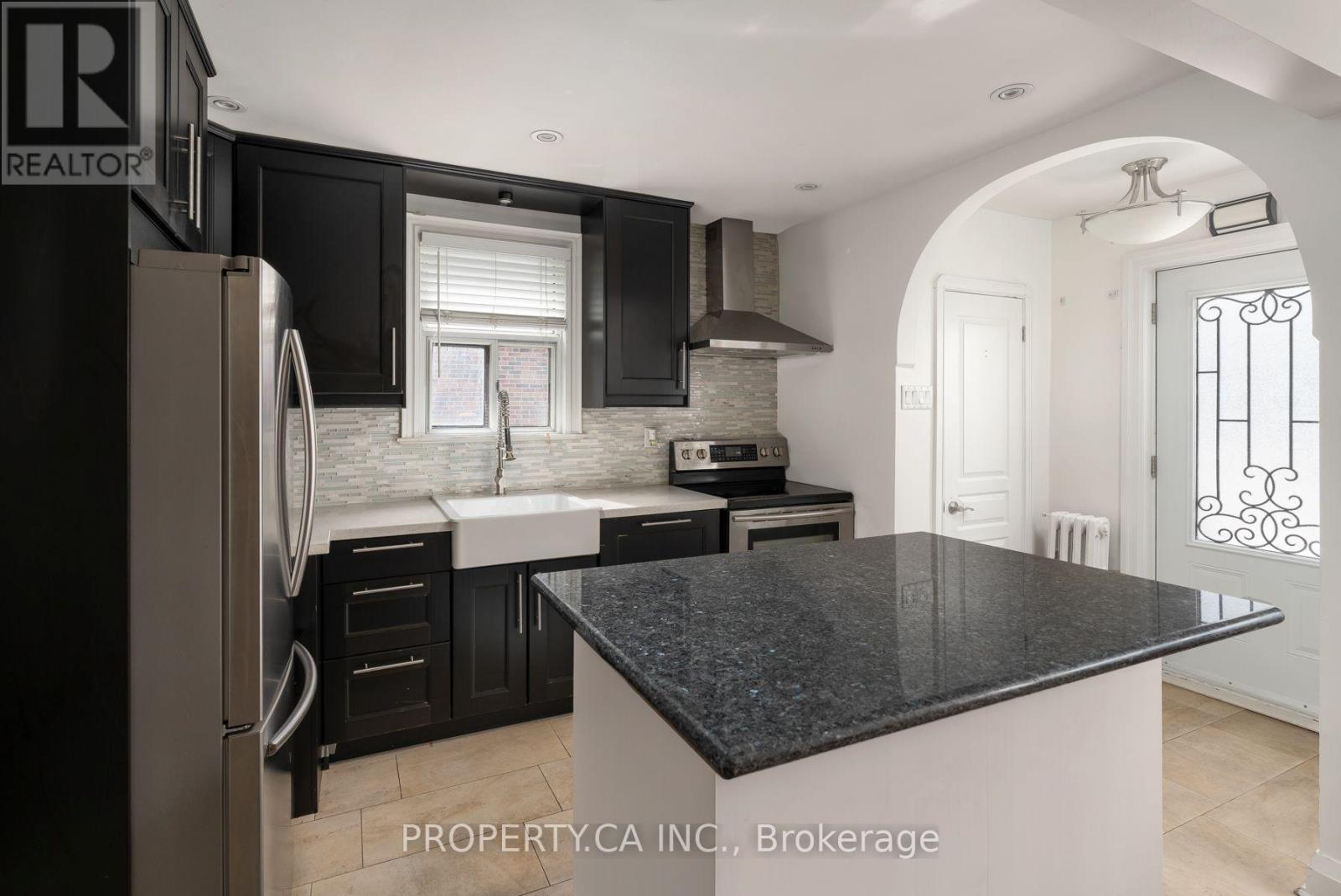 573 Northcliffe Boulevard Property Photo 8