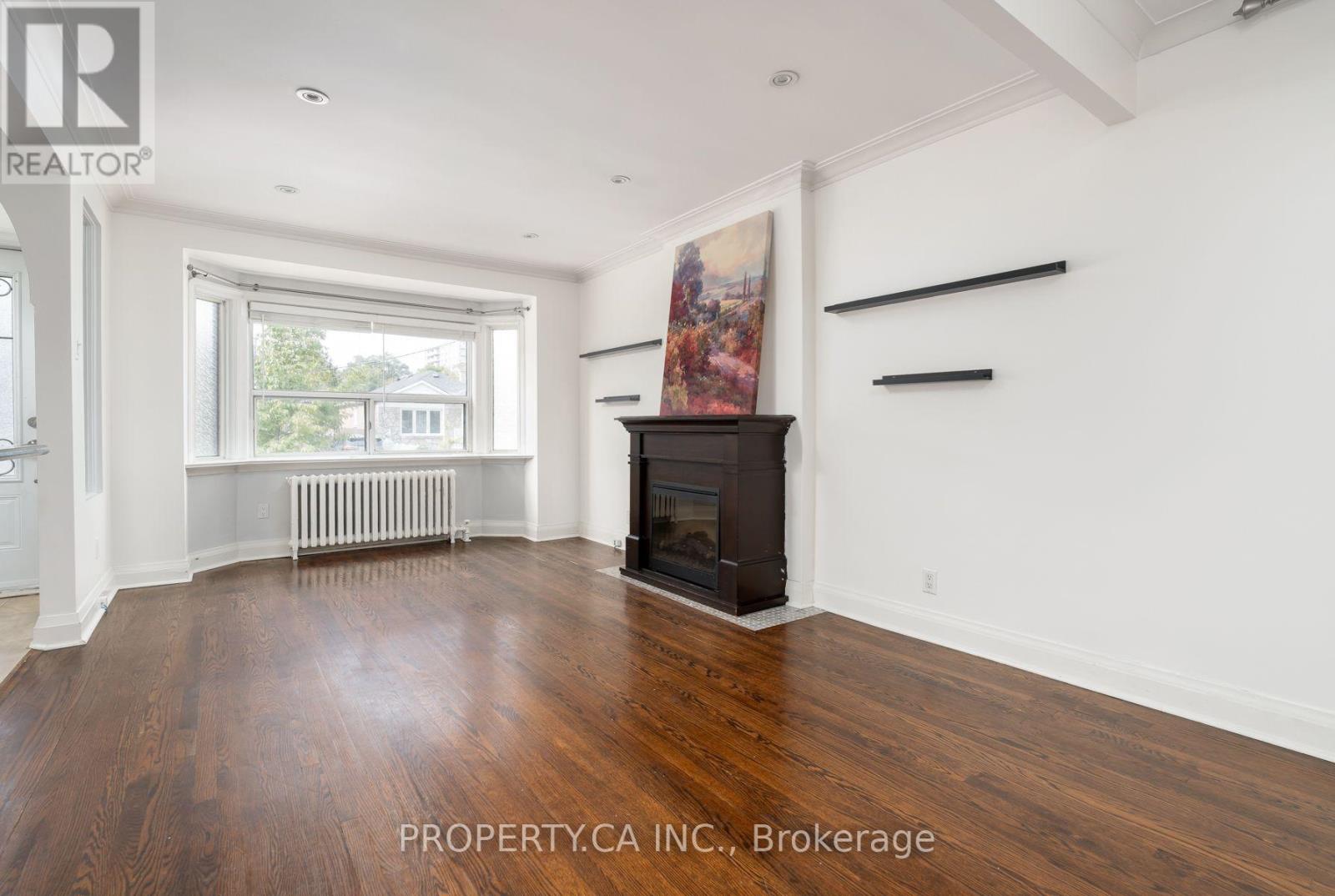573 Northcliffe Boulevard Property Photo 11