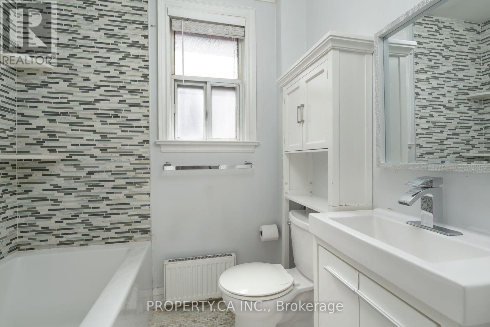 573 Northcliffe Boulevard Property Photo 13