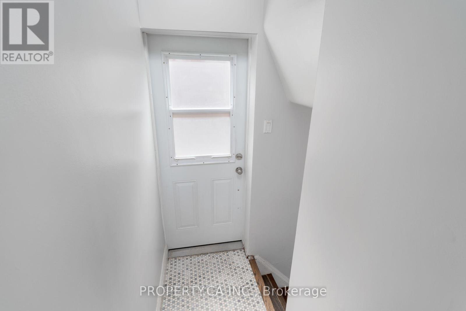 573 Northcliffe Boulevard Property Photo 17