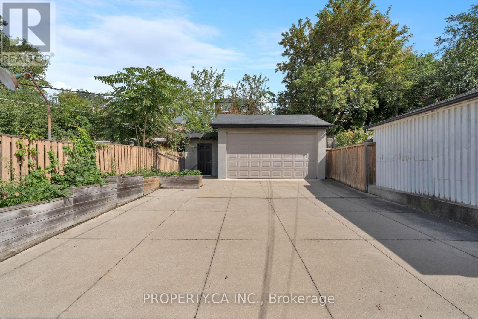 573 Northcliffe Boulevard Property Photo 27