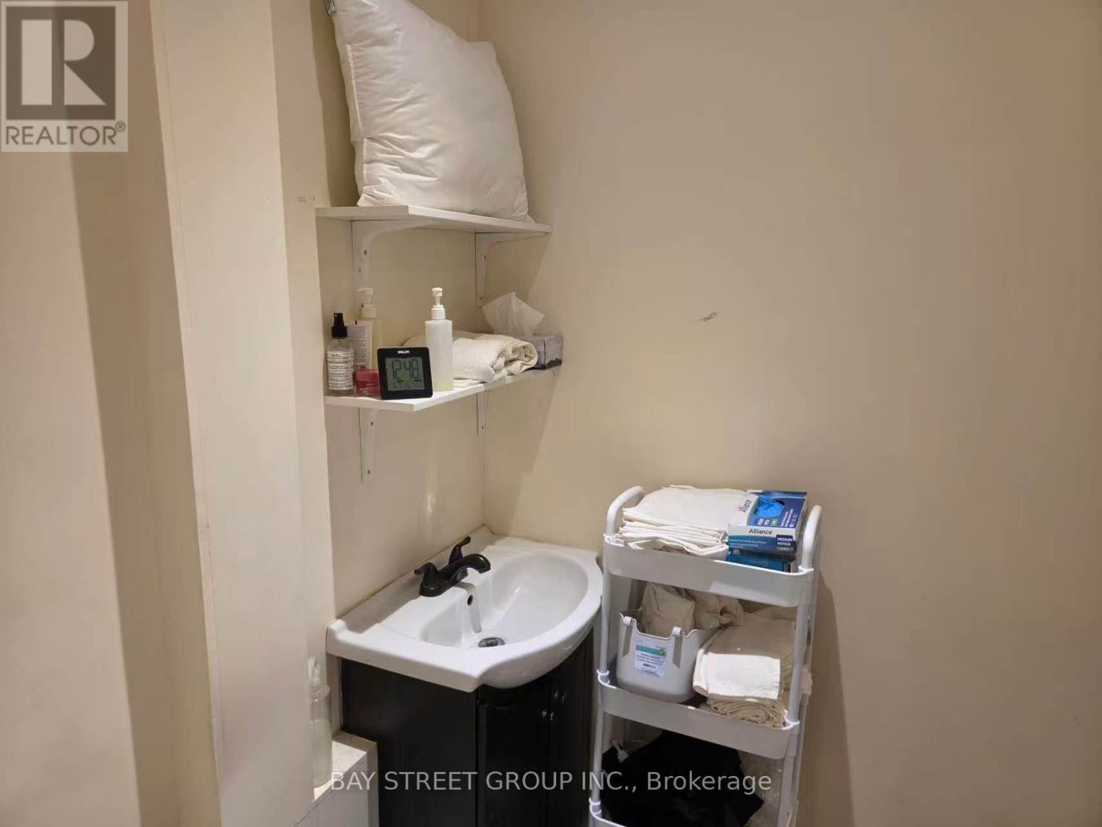 204 - 800 Bathurst Street Property Photo 11
