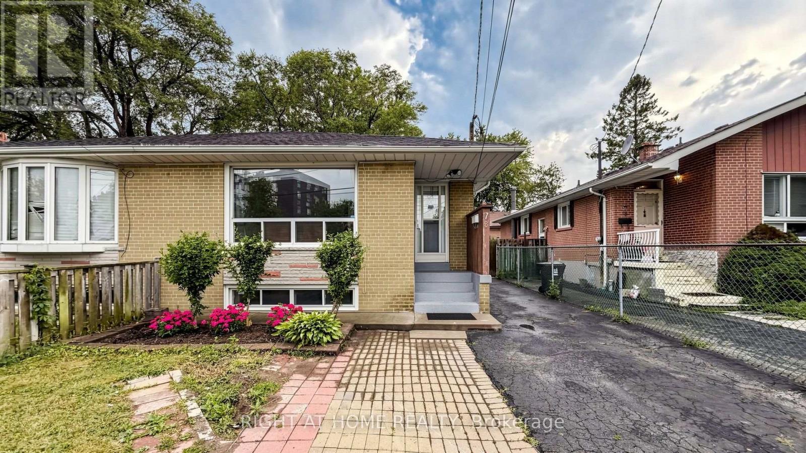 76 FENSIDE DRIVE