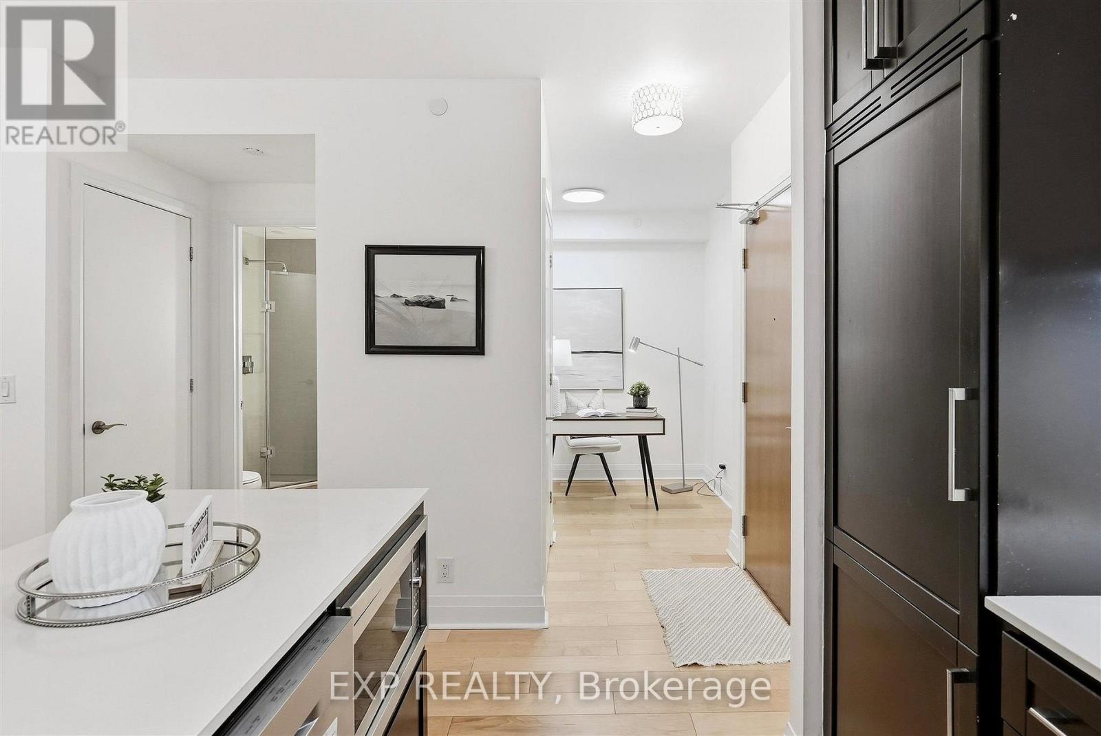 213 - 21 Clairtrell Road Property Photo 5