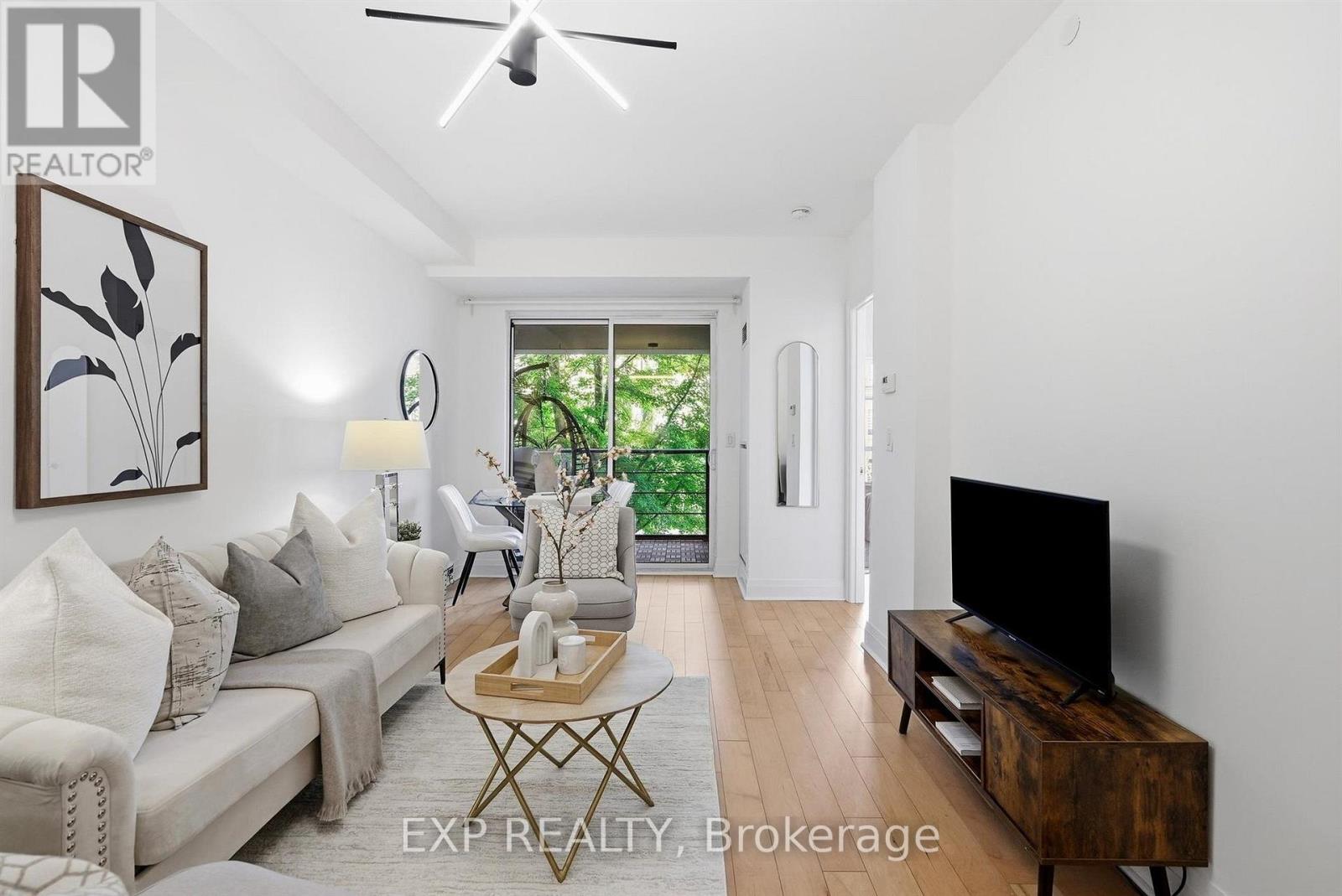 213 - 21 Clairtrell Road Property Photo 10