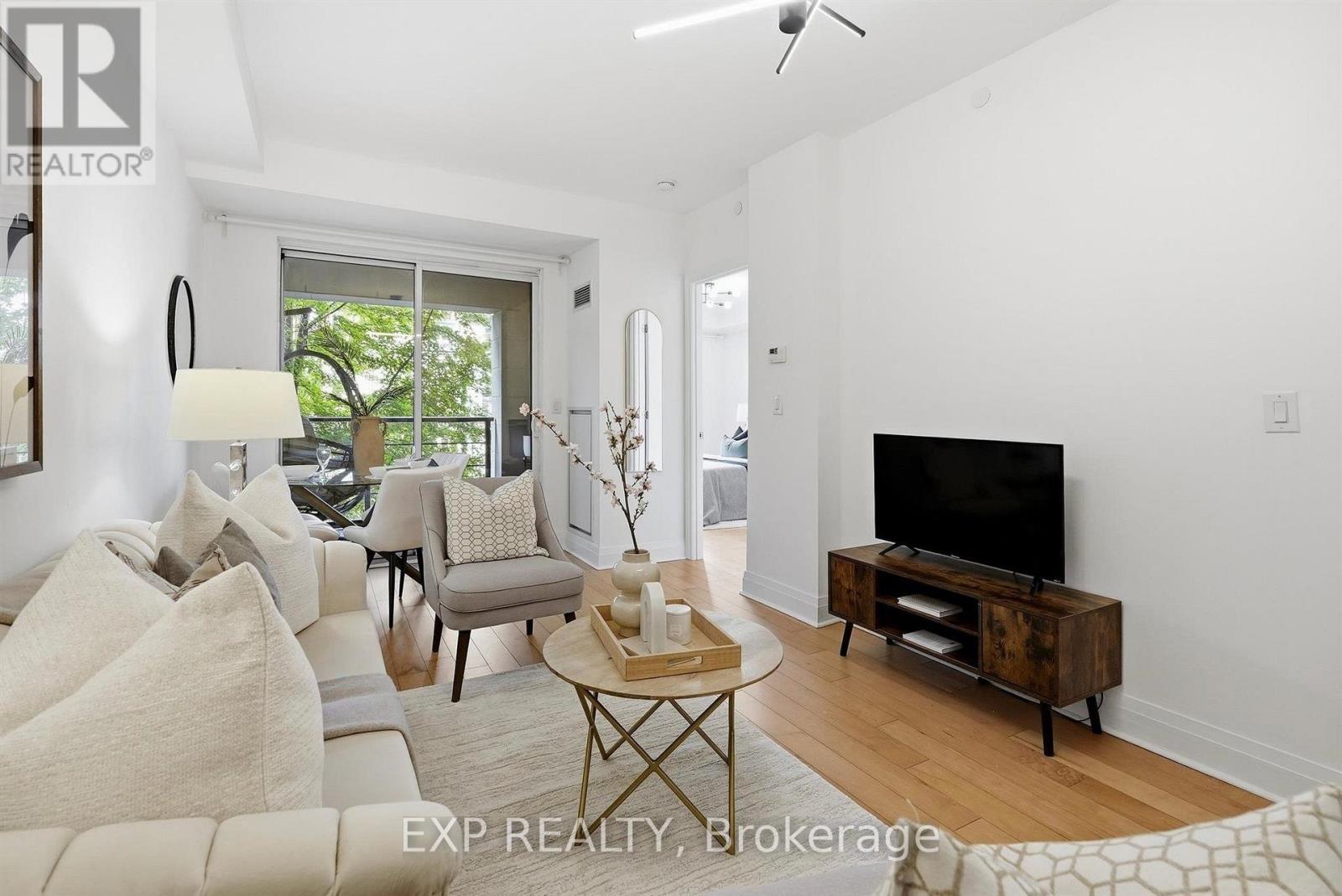 213 - 21 Clairtrell Road Property Photo 11