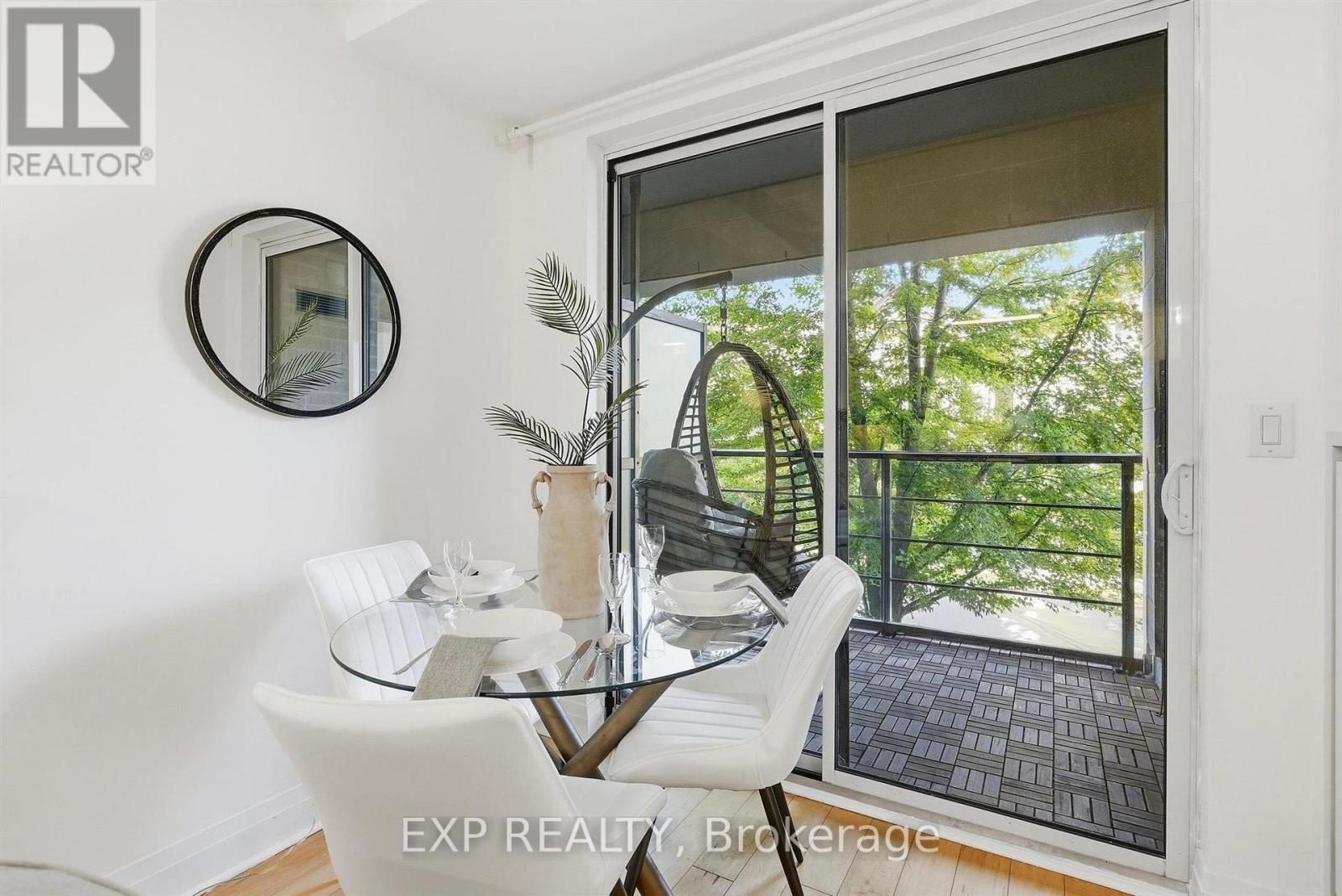 213 - 21 Clairtrell Road Property Photo 16