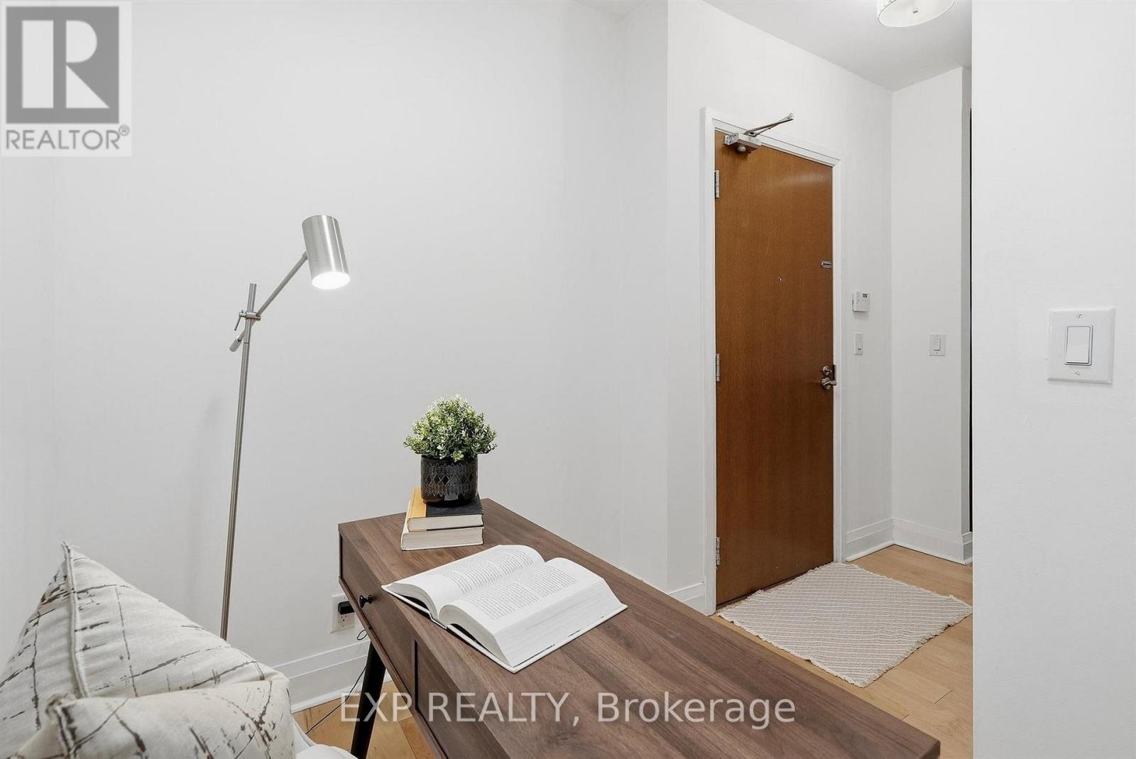 213 - 21 Clairtrell Road Property Photo 19
