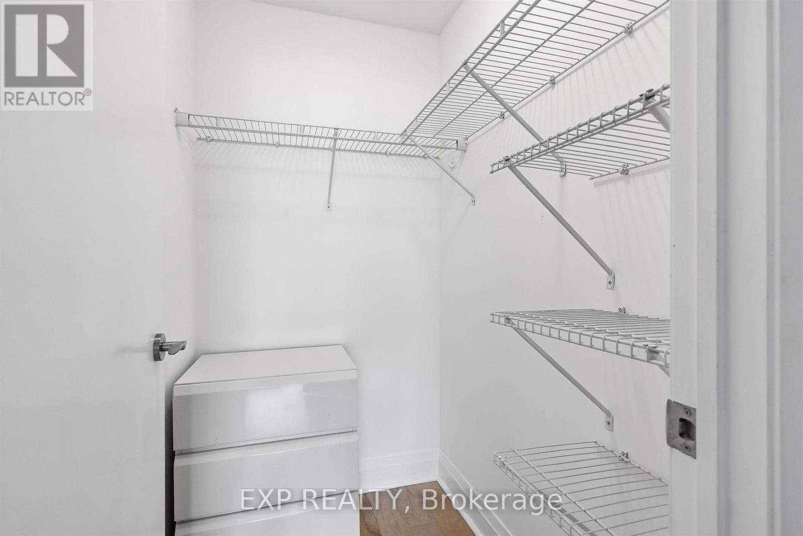 213 - 21 Clairtrell Road Property Photo 26