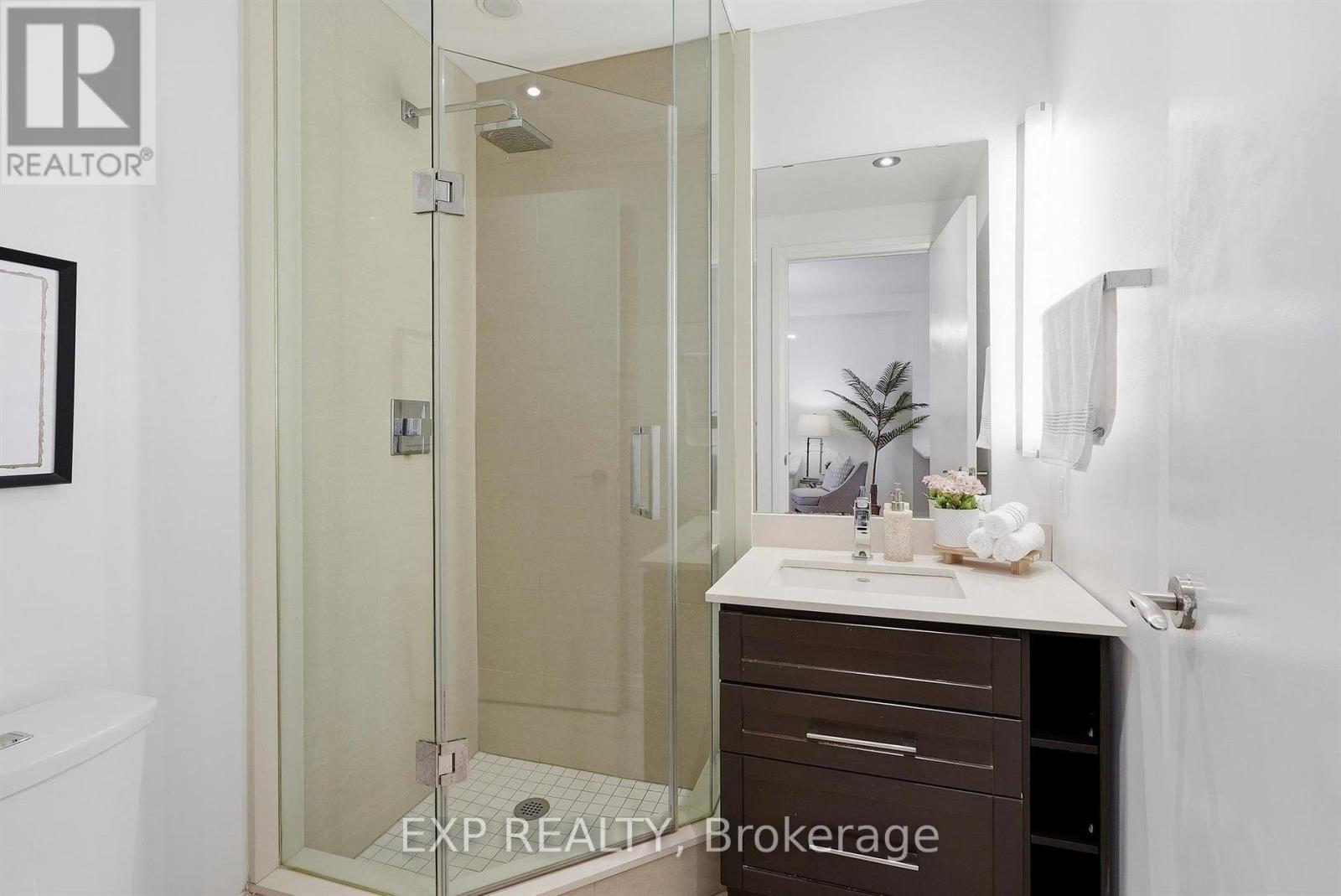 213 - 21 Clairtrell Road Property Photo 27
