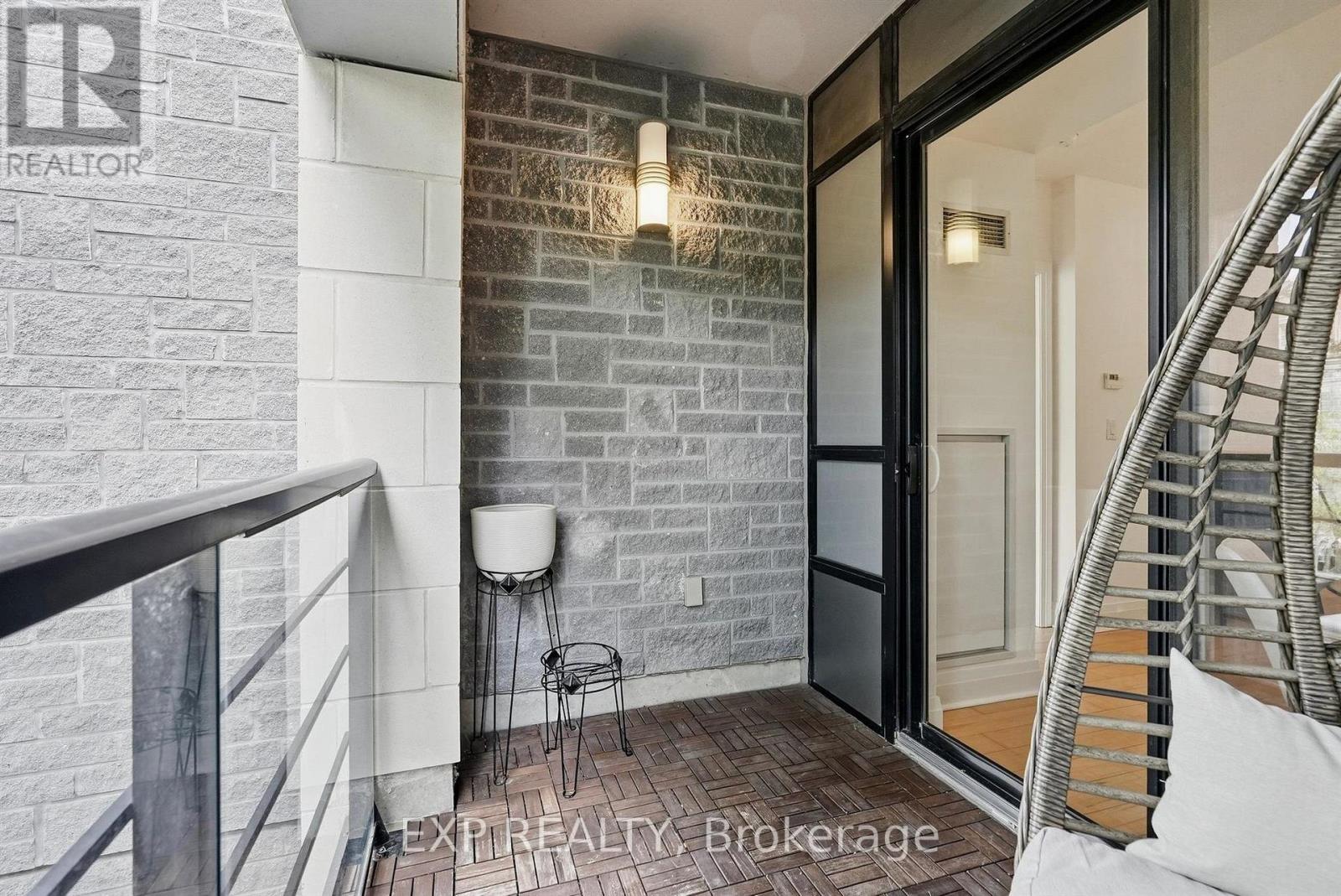 213 - 21 Clairtrell Road Property Photo 31