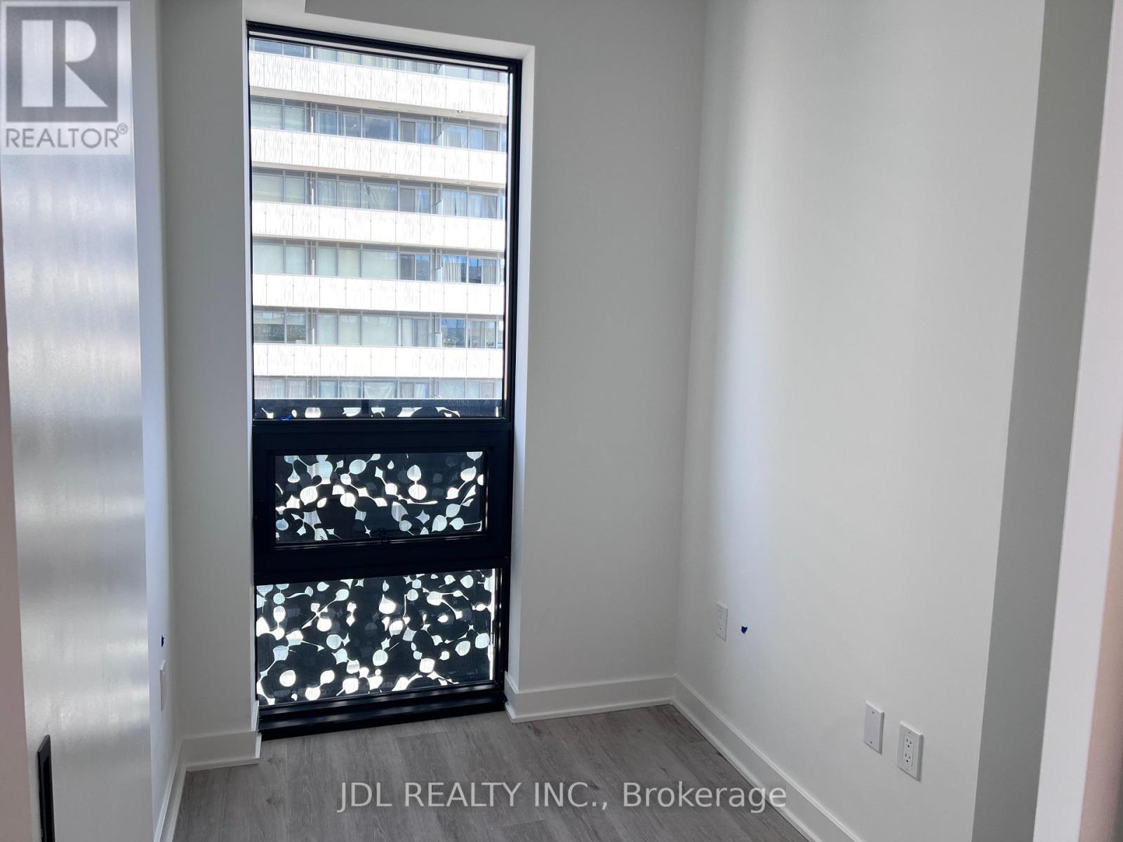 4009 - 55 Charles Street E Property Photo 5