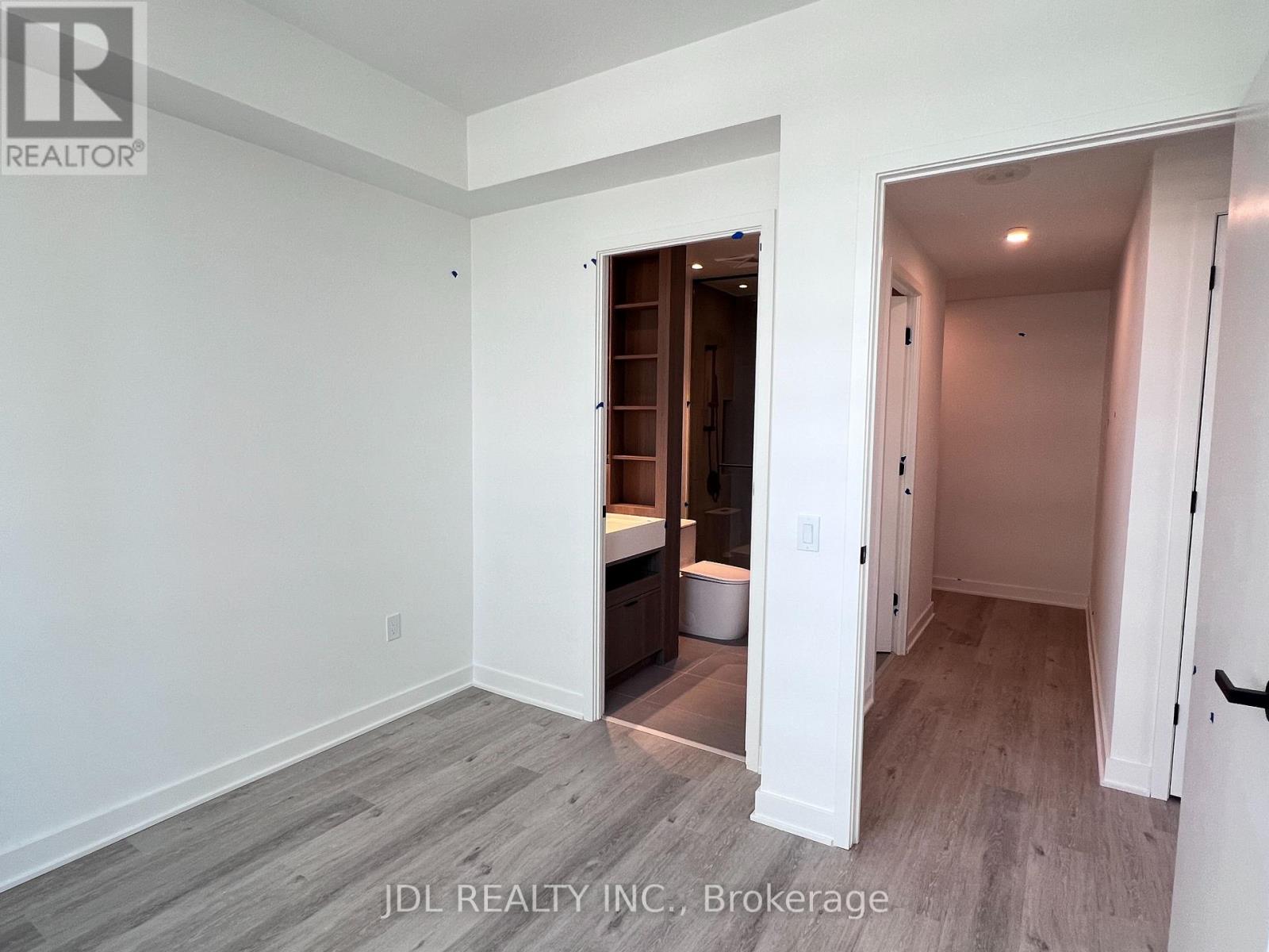 4009 - 55 Charles Street E Property Photo 6