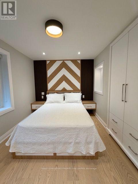 2nd Floor - 10 Lascelles Boulevard Property Photo 12