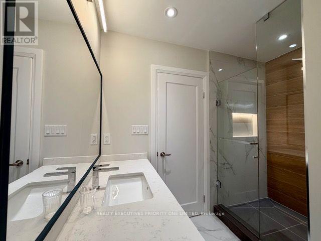 2nd Floor - 10 Lascelles Boulevard Property Photo 16