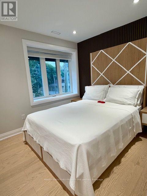 2nd Floor - 10 Lascelles Boulevard Property Photo 17