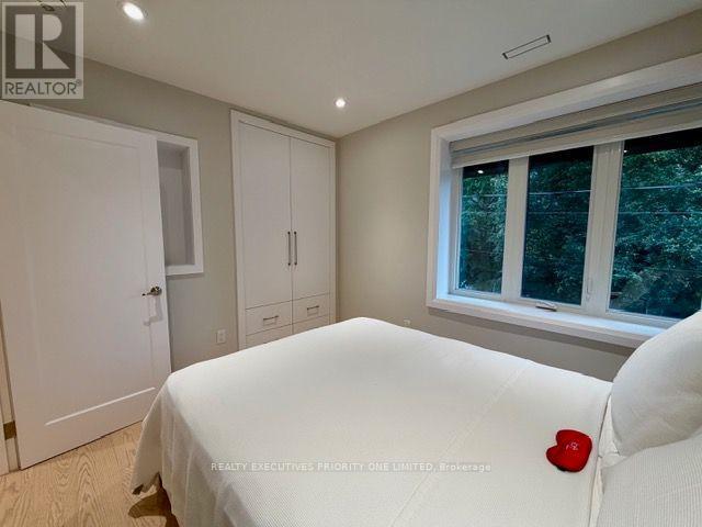 2nd Floor - 10 Lascelles Boulevard Property Photo 18