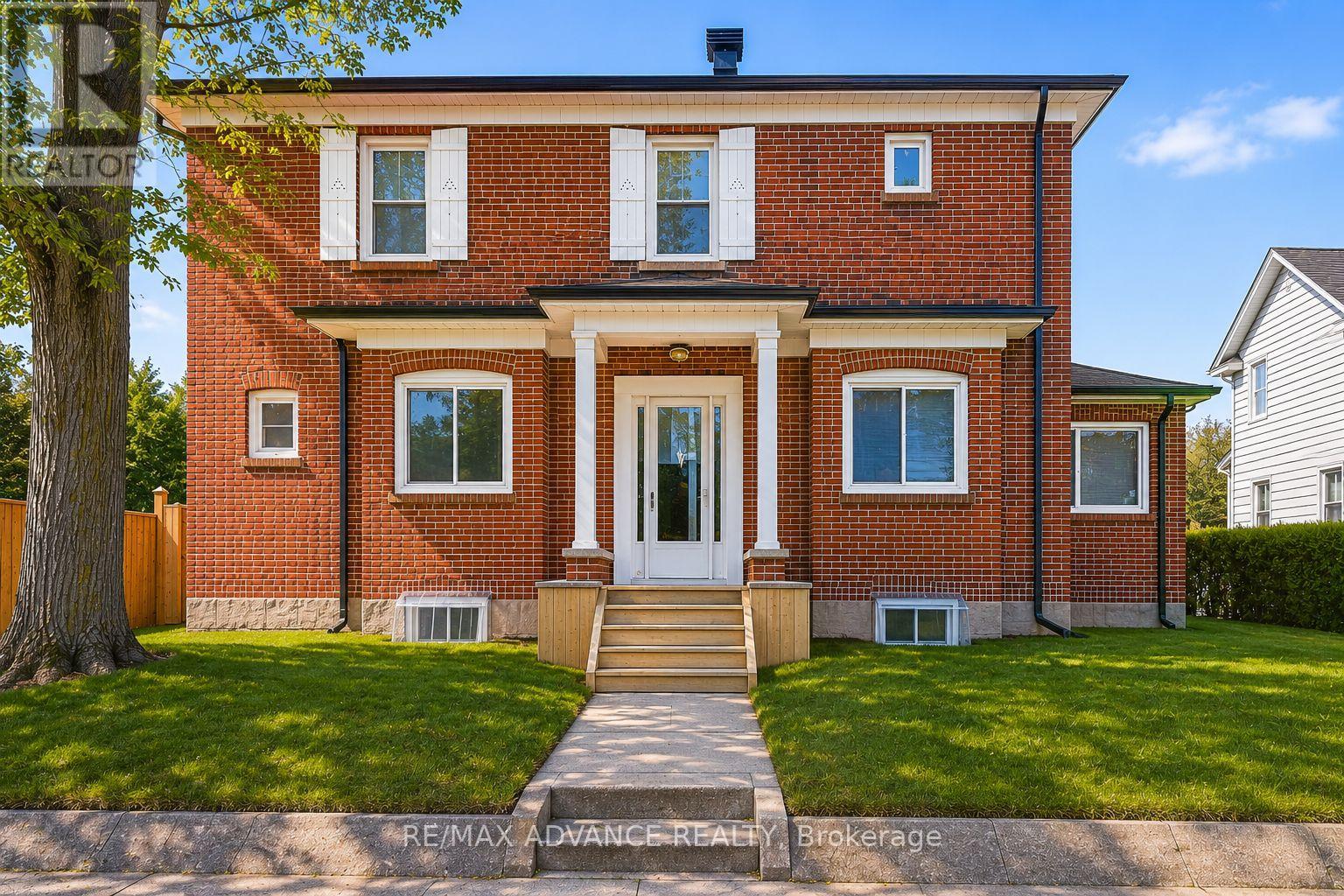 33 Castlefield Avenue Property Photo 2