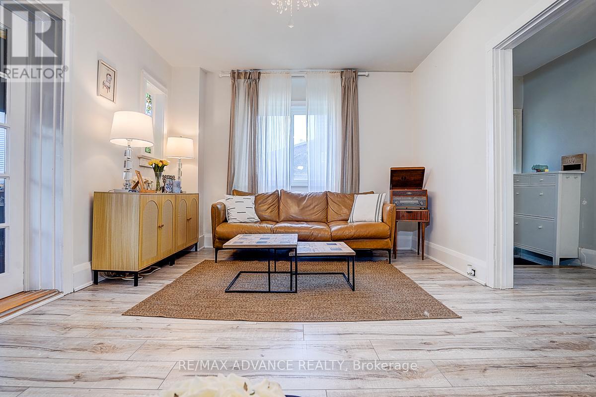 33 Castlefield Avenue Property Photo 7
