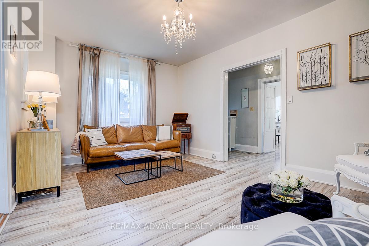 33 Castlefield Avenue Property Photo 8