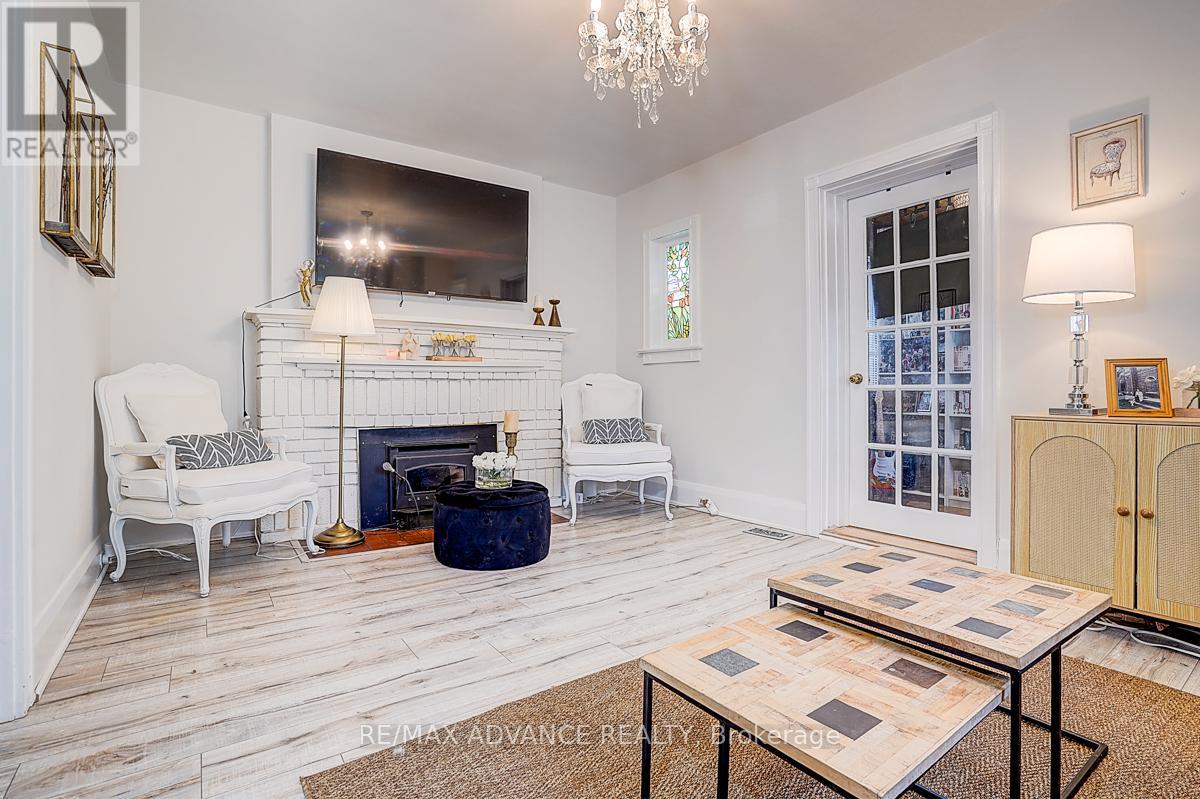 33 Castlefield Avenue Property Photo 10