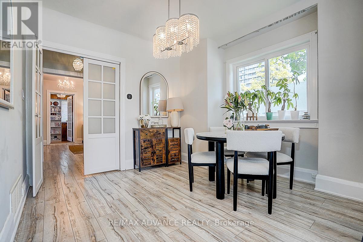 33 Castlefield Avenue Property Photo 14