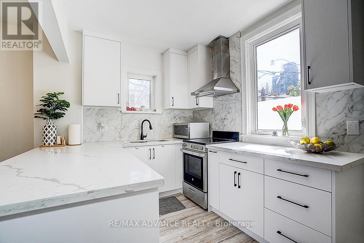 33 Castlefield Avenue Property Photo 16