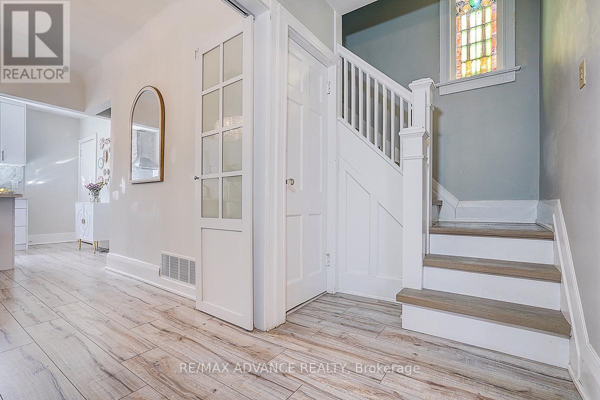 33 Castlefield Avenue Property Photo 22