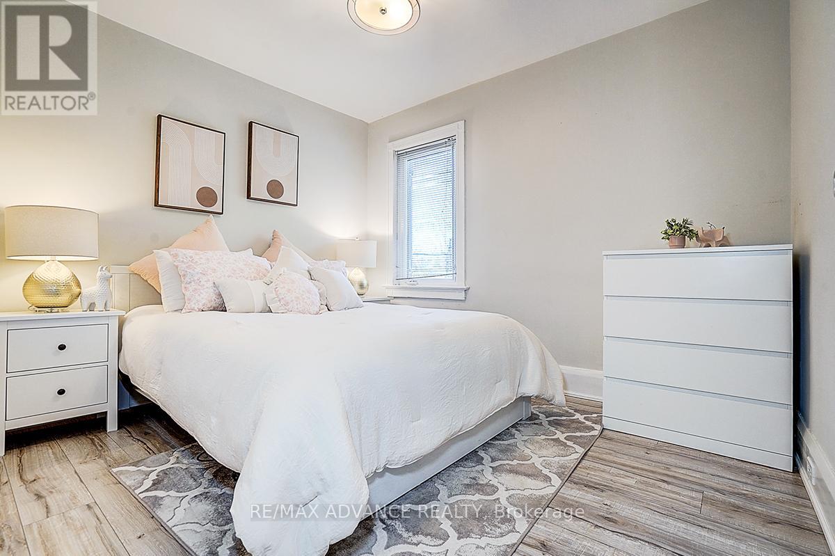 33 Castlefield Avenue Property Photo 27