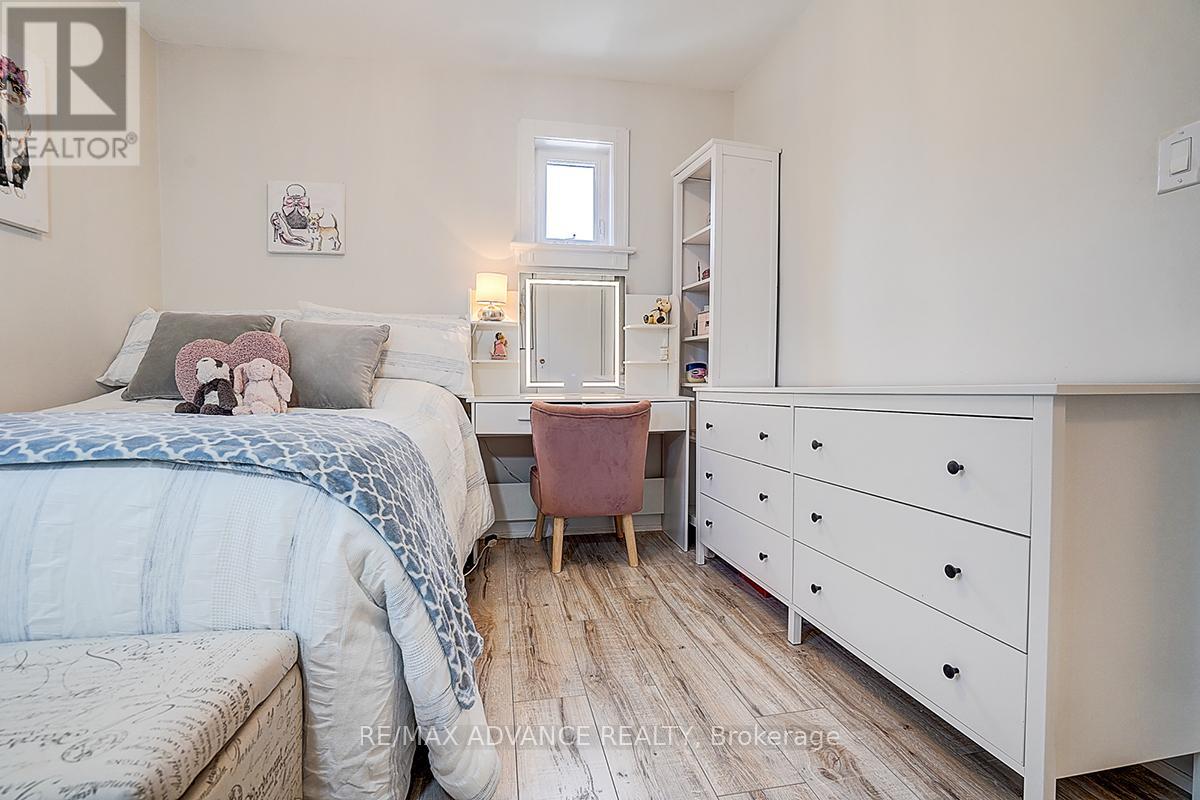 33 Castlefield Avenue Property Photo 29