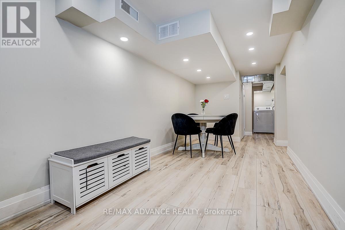33 Castlefield Avenue Property Photo 31