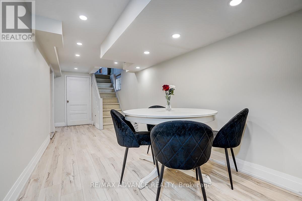 33 Castlefield Avenue Property Photo 32