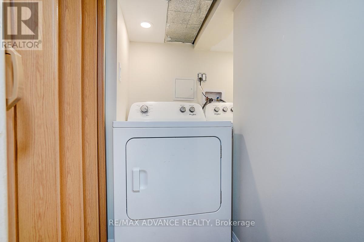 33 Castlefield Avenue Property Photo 35