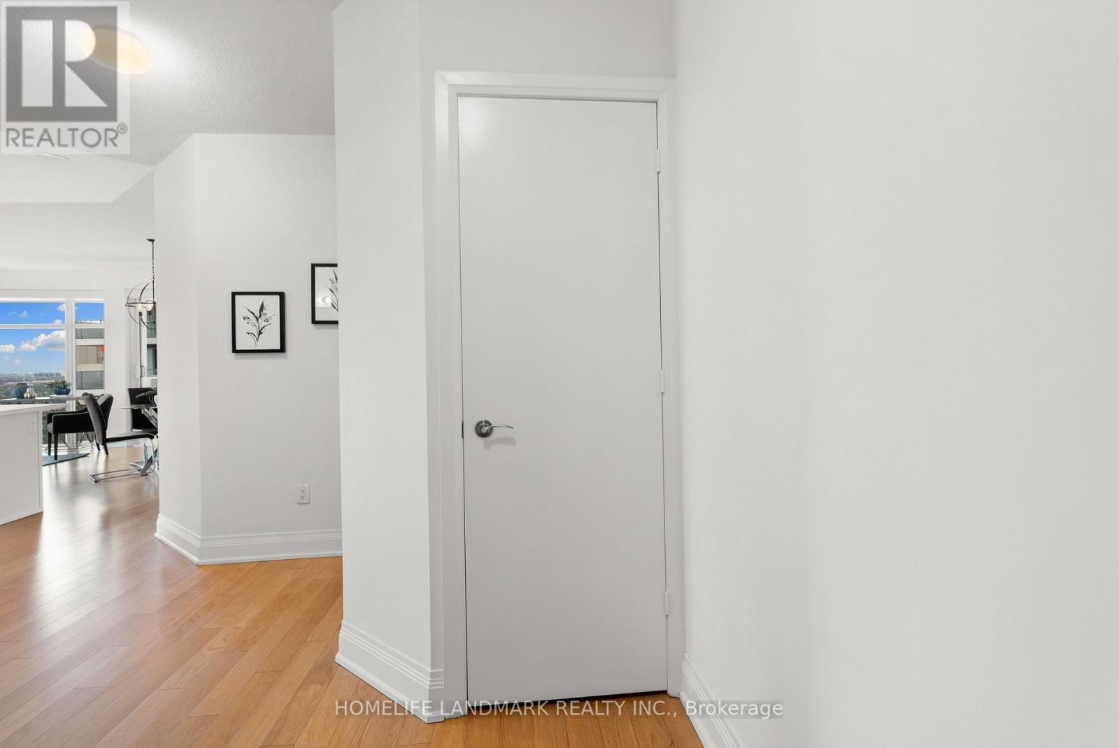 4508 - 2191 Yonge Street Property Photo 3