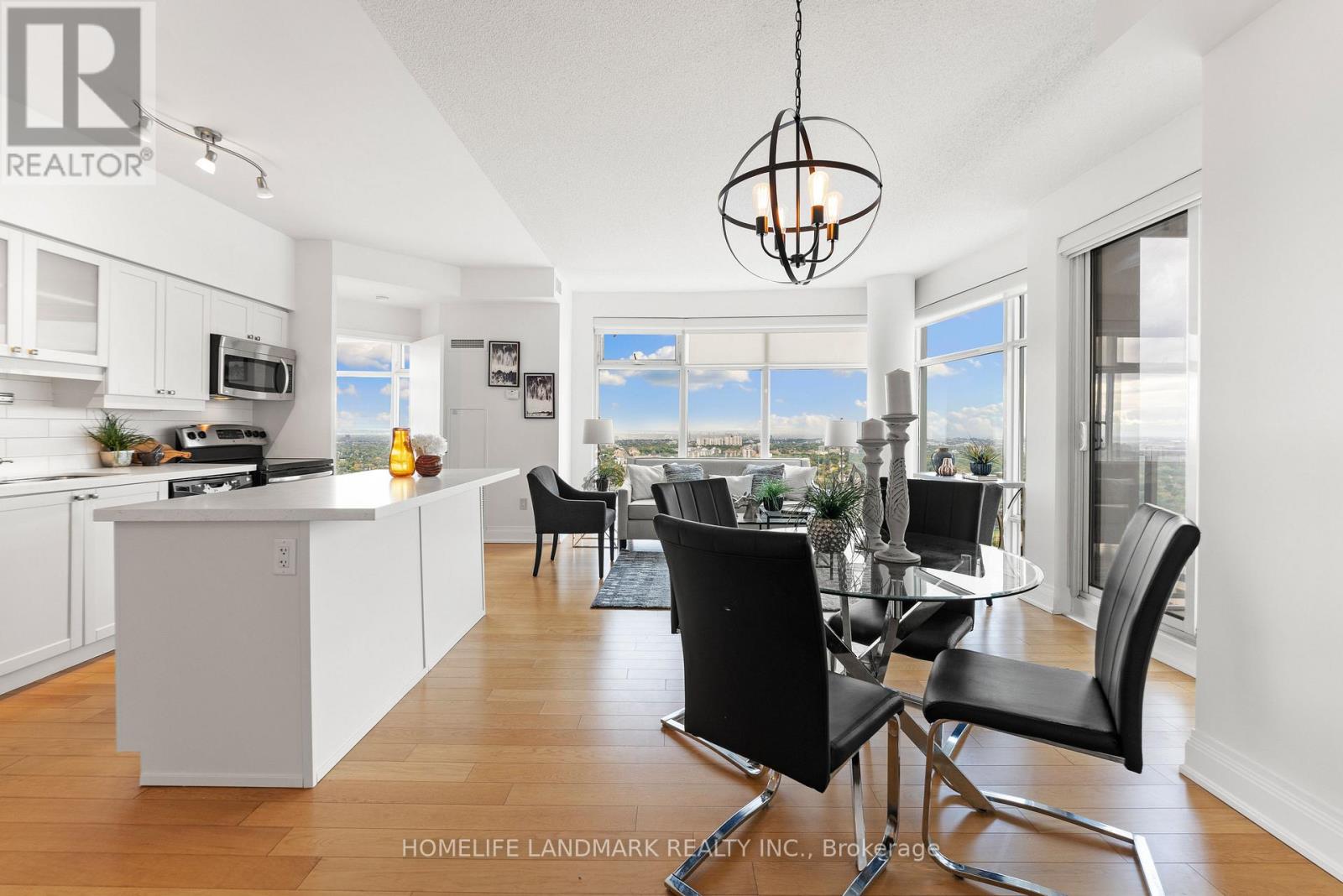 4508 - 2191 Yonge Street Property Photo 17