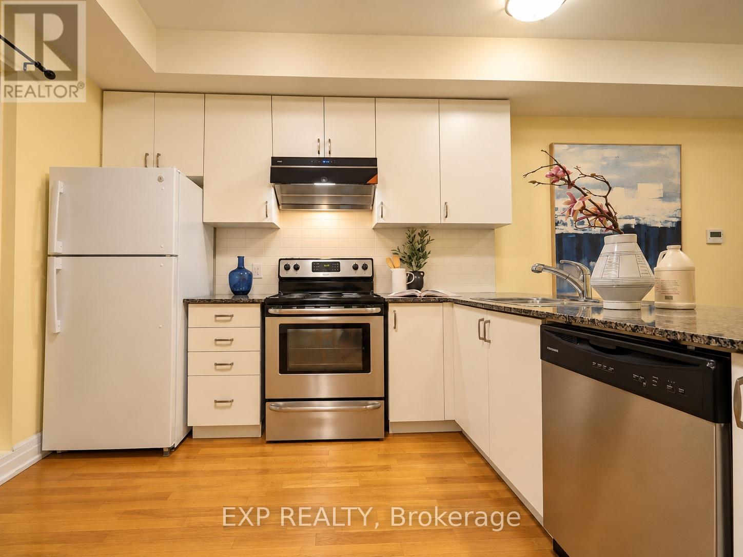 204 - 728 Sheppard Avenue W Property Photo 8
