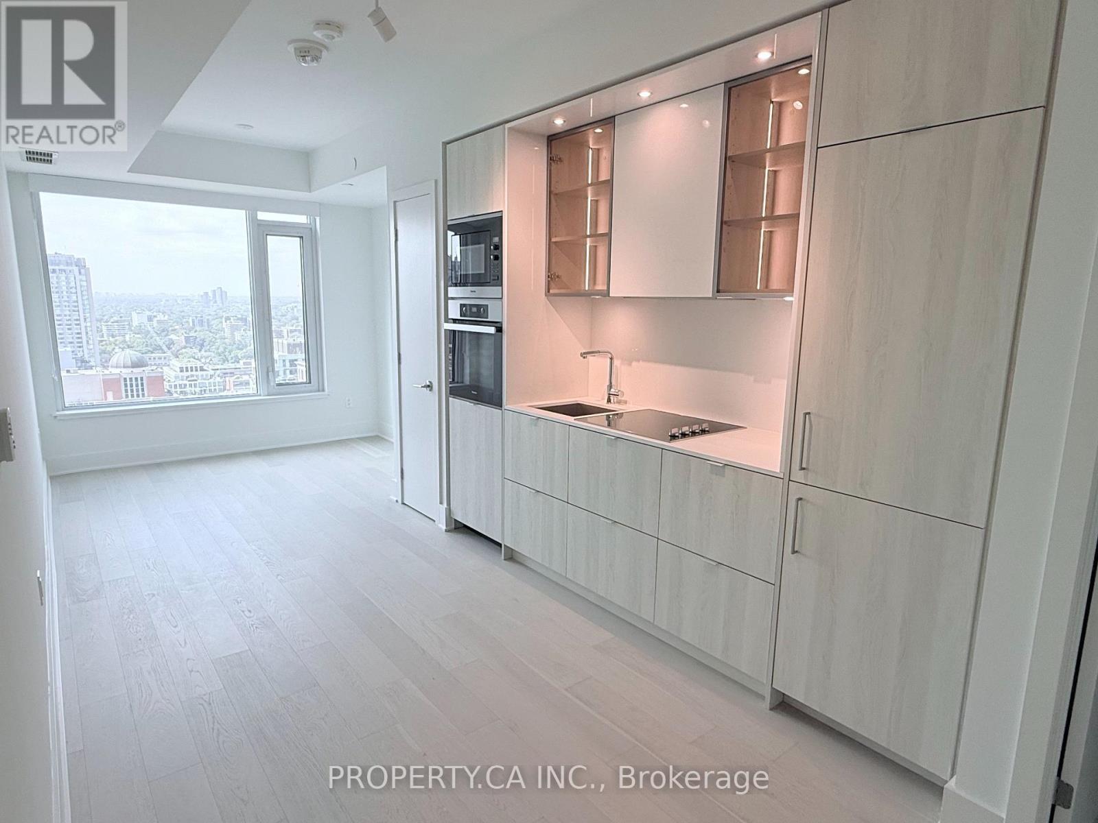 2214 - 11 Yorkville Avenue W Property Photo 1