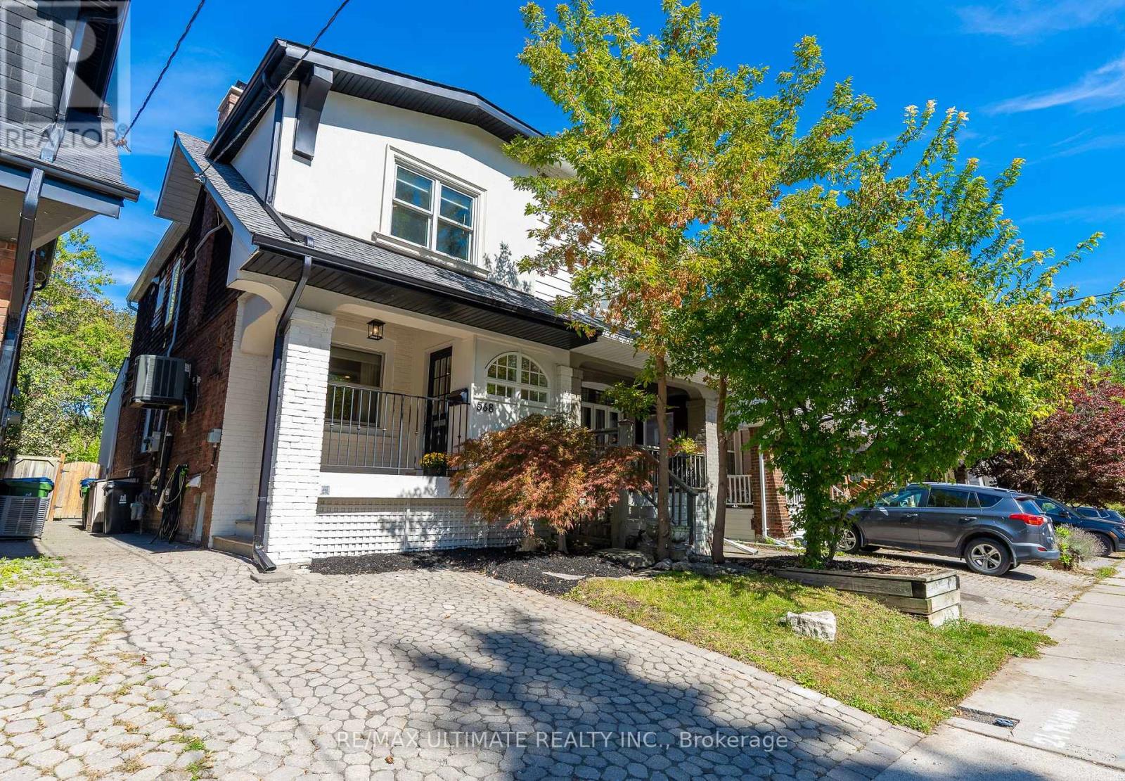 568 Balliol Street Property Photo 1