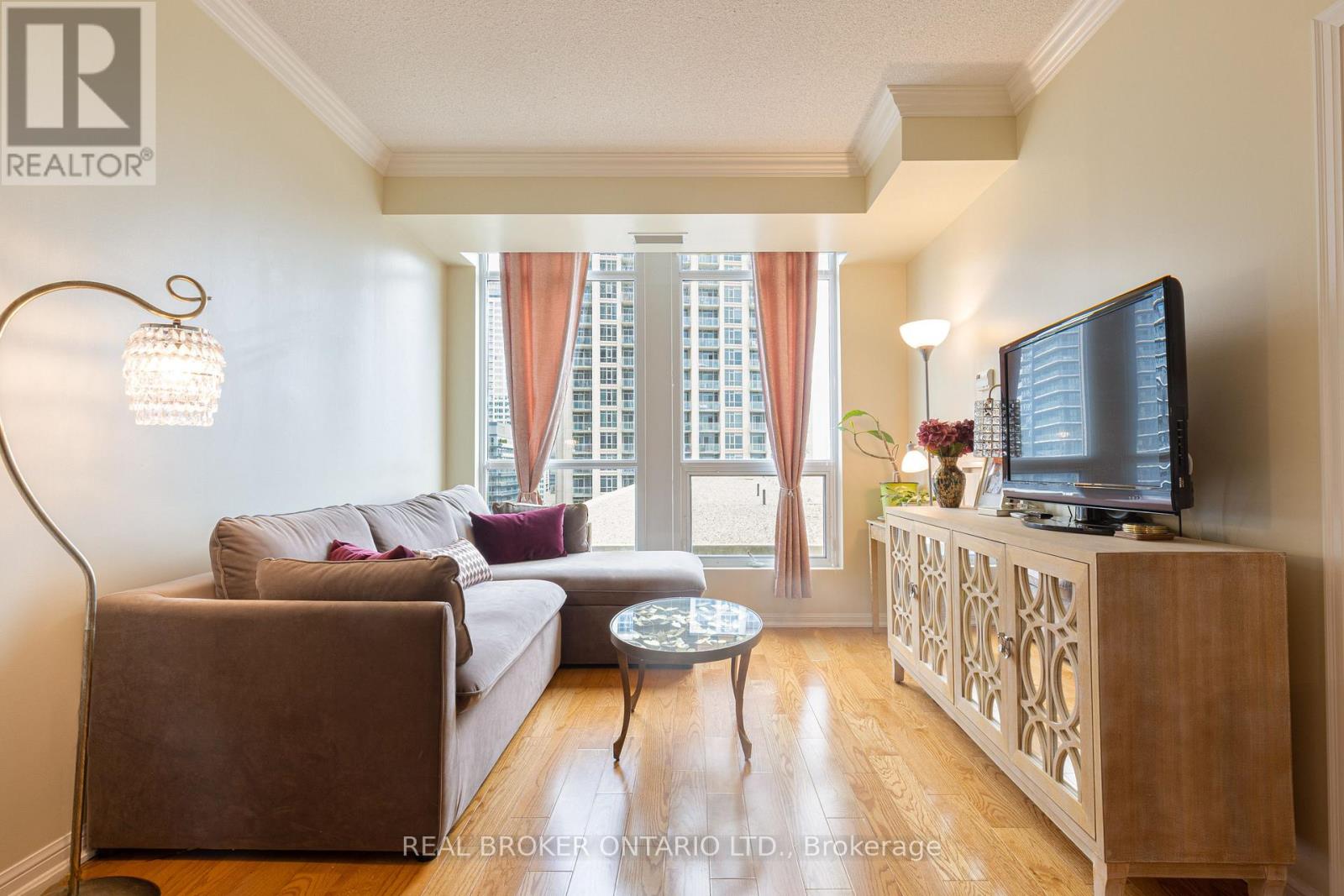 1311 - 628 FLEET STREET Property Photo 1