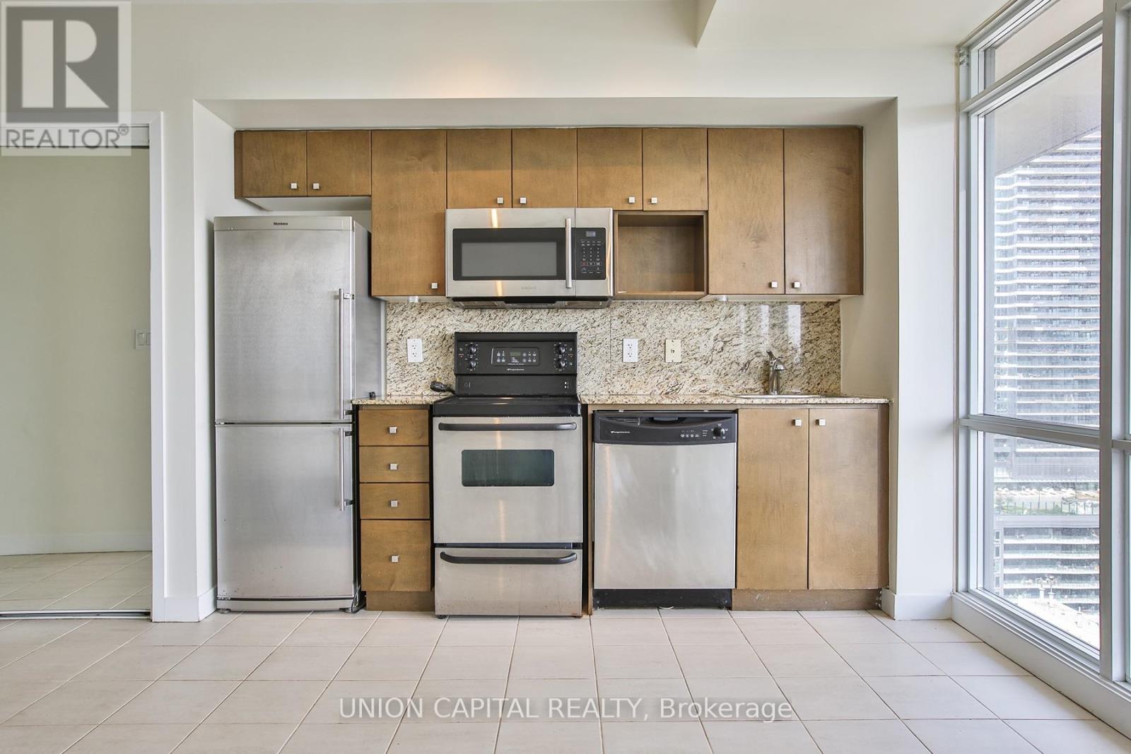 2809 - 11 Brunel Court Property Photo 14