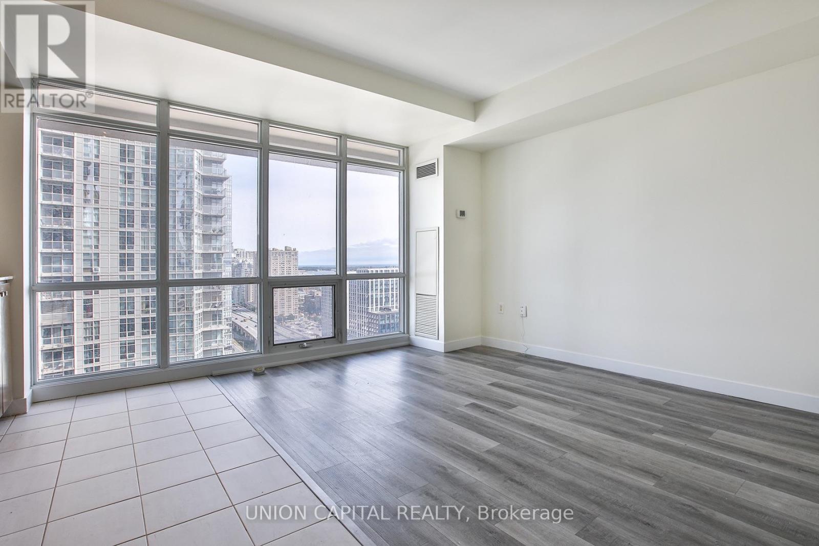 2809 - 11 Brunel Court Property Photo 19