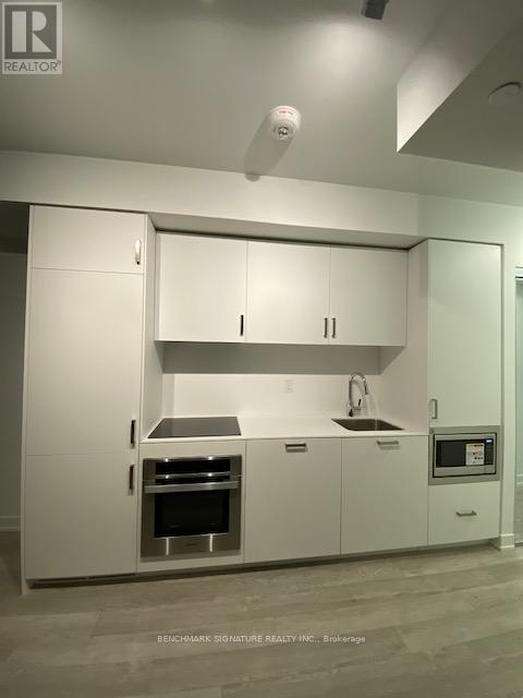 2006 - 88 Queen Street E Property Photo 1