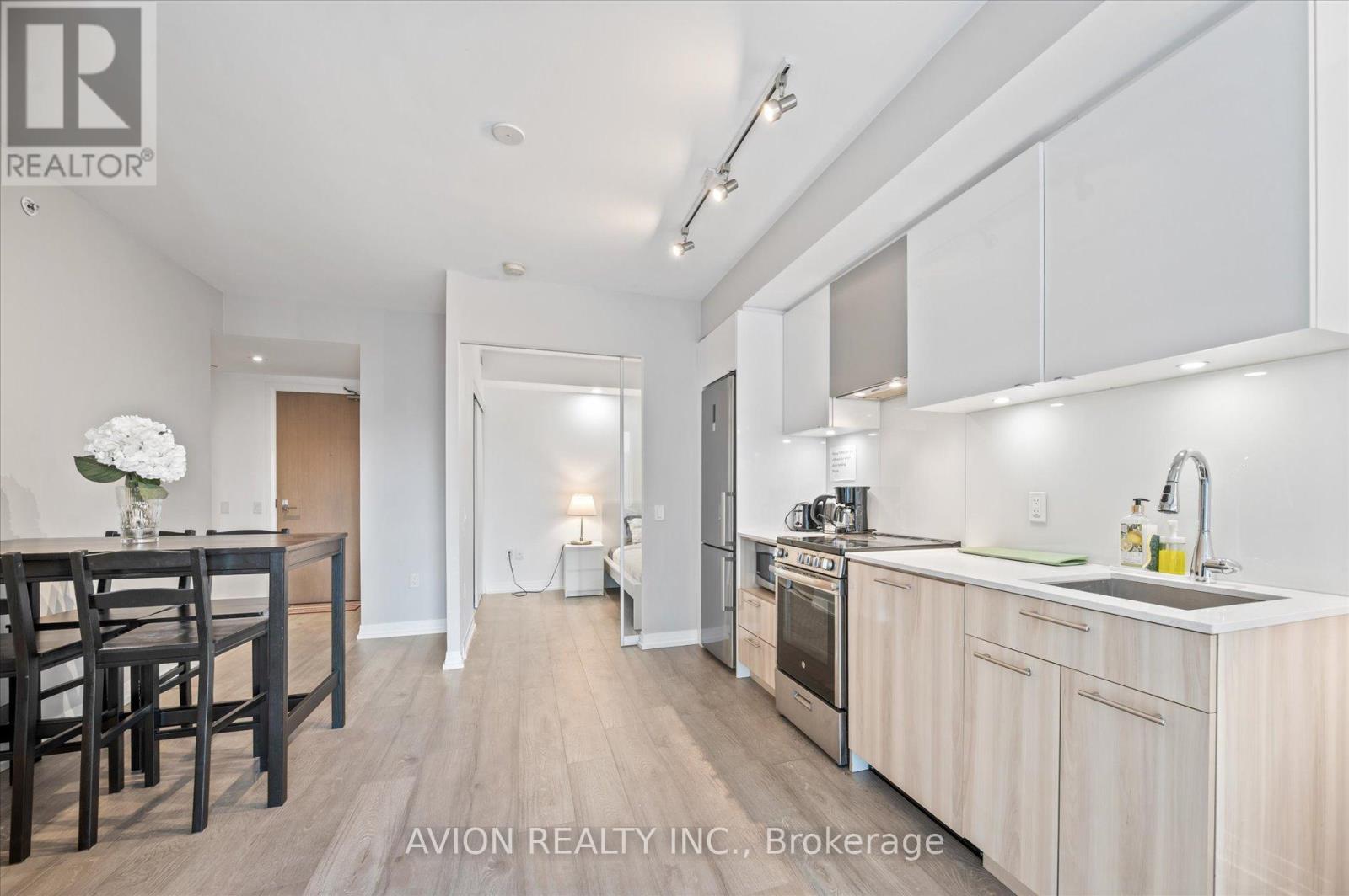 1120 - 251 Jarvis Street Property Photo 6
