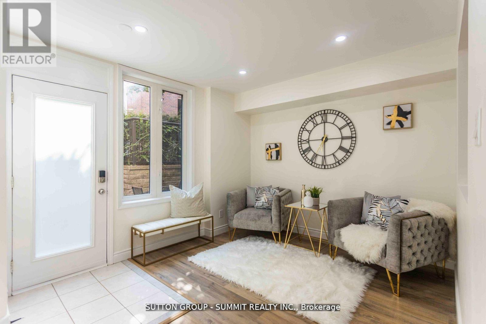 421 - 12 Douro Street Property Photo 3
