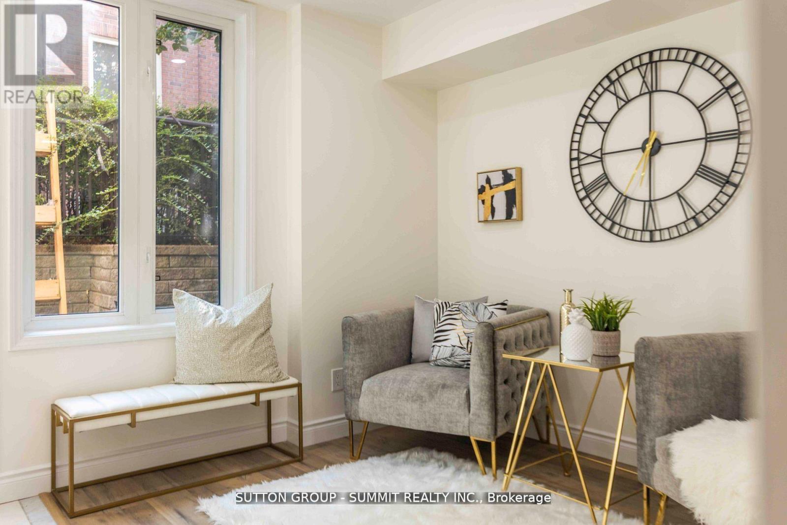 421 - 12 Douro Street Property Photo 4