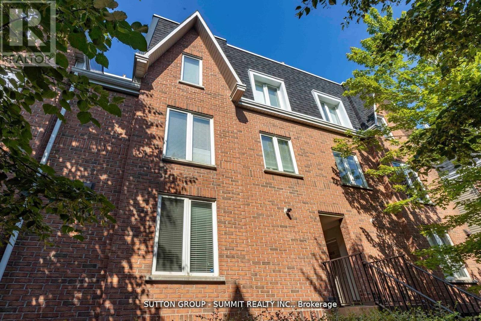 421 - 12 Douro Street Property Photo 8